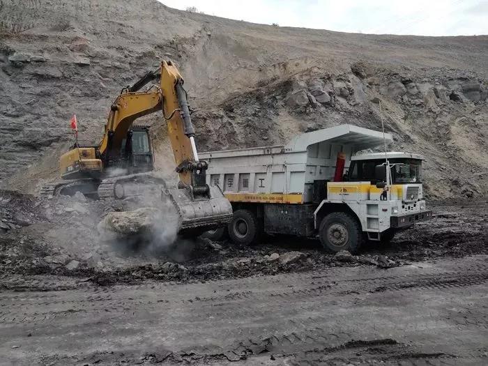 幸运彩重装纯电动矿用车内蒙试车